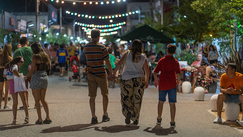 PASEO COMERCIAL NAVIDEÑO